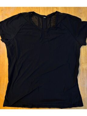 Black Lululemon Short Sleeve Women's Top